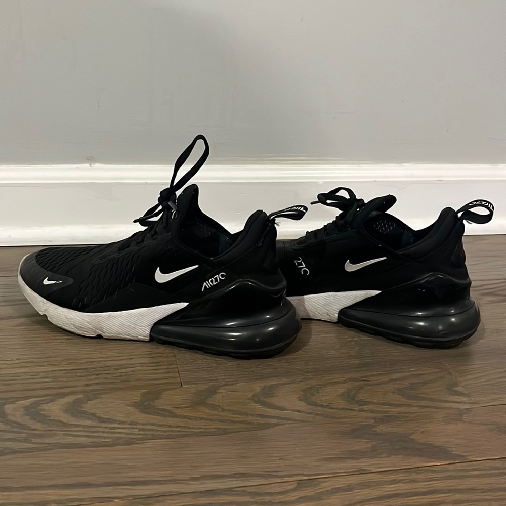 Nike 270s